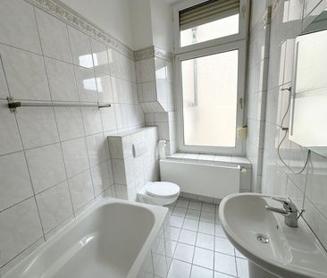 Trier: Charmante Altbauwohnung mit Flügeltür und hohen Decken - Photo 6