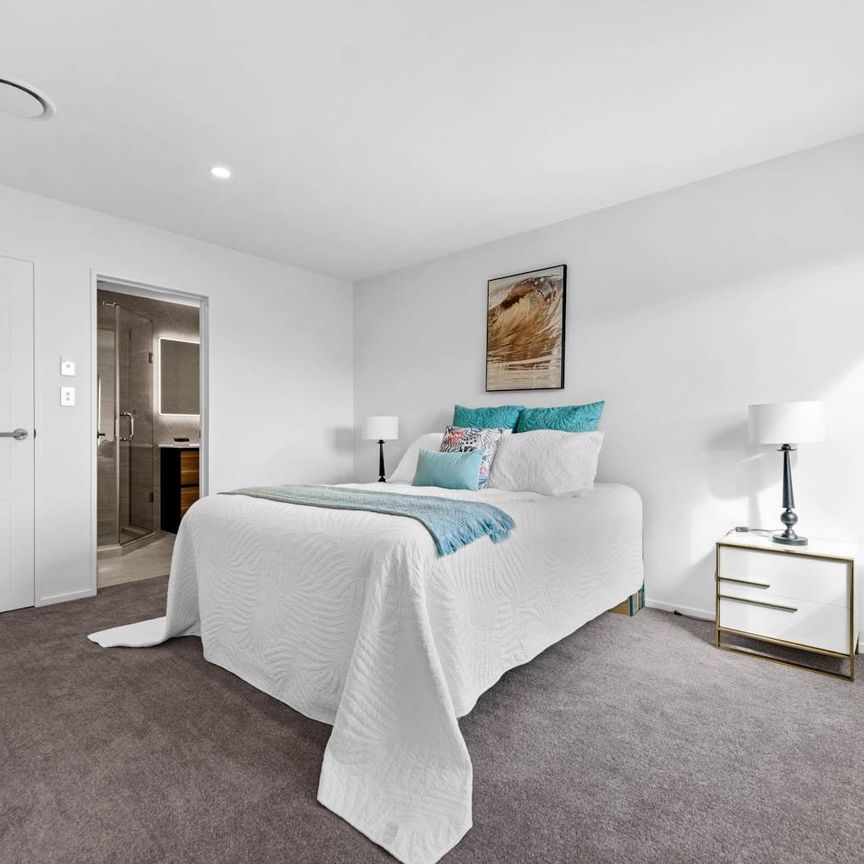 Modern living in Karaka - Photo 1