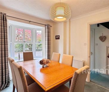 4 bedroom detached house to rent - Photo 2