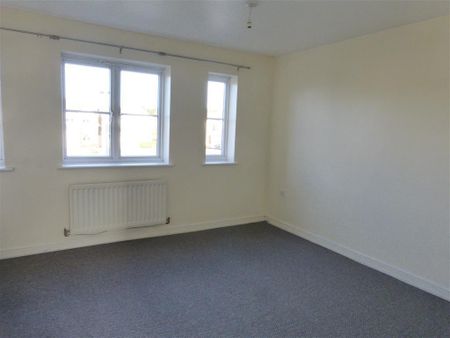 PETERBOROUGH - Photo 2