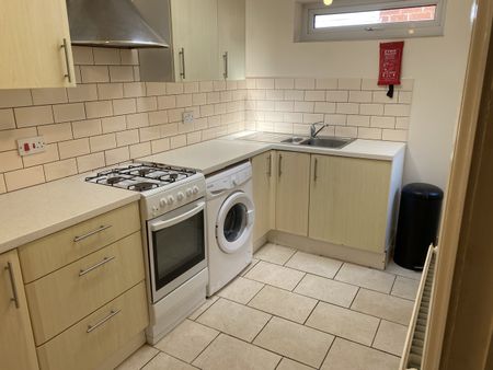 2 Bed Terraced House, Ritson Street, L8 - Photo 4