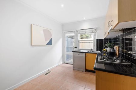 Gorgeous Family Living! - Photo 2