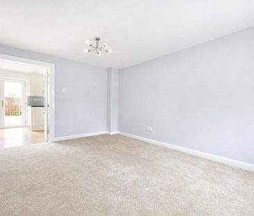 3 bedroom end of terrace house to rent - Photo 1