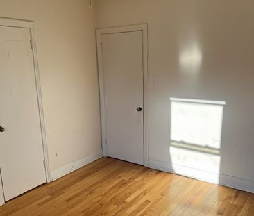 4½ À LOUER|INTERNET-CHAUFFAGE-EAU CHAUDE - Photo 1