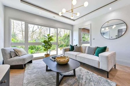 Park Village East, Regent's, NW1 - Photo 2