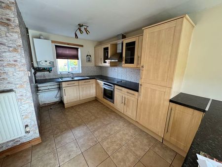 3 bed house to rent in - Photo 5