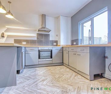 2 bedroom end of terrace house to rent - Photo 6