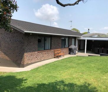 4 Bedroom Home with Excellent Outdoor Features - Photo 5