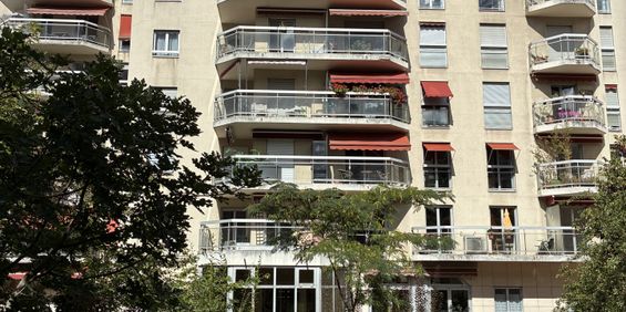Location Appartement 1 pièce 32m² PARIS 15ème - Photo 3