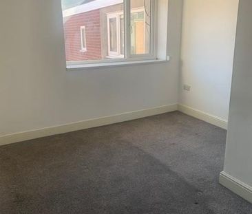 4 bedroom terraced house to rent - Photo 1