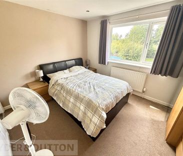 4 bedroom detached house to rent - Photo 4