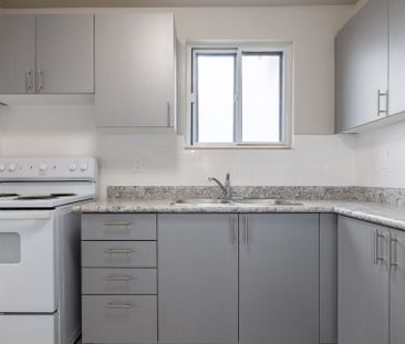573 North Service Rd - Photo 4