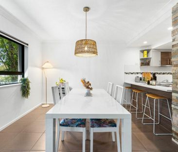 SPACIOUS TWO BEDROOM UNFURNISHED UNIT WITH POOL - Photo 4