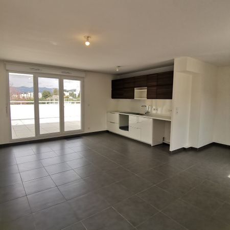 Location Appartement 3 pièces 68m² MARSEILLE 13ème - Photo 4