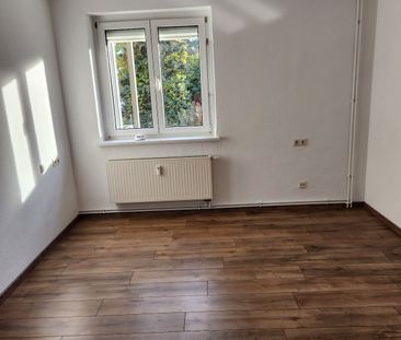 renovierte 2 Zimmerwohnung, Hochparterre sucht neue Mieter - Photo 4