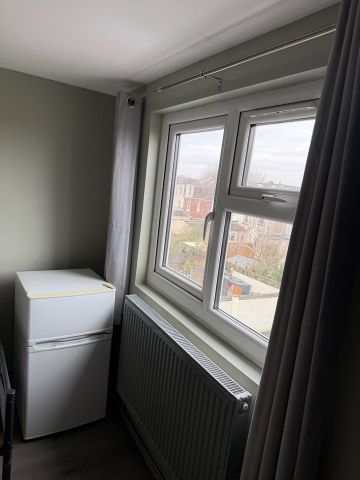 Room in a Shared House, Haverstock Road, BS4 - Photo 2