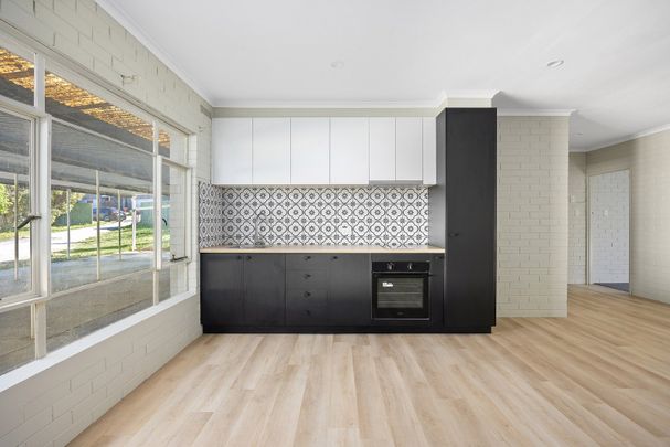 Neat 2 Bedroom Unit in Prime Flora Hill Location - Photo 1