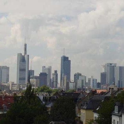 TRAUMHAFTE PENTHOUSEWOHNUNG MIT LIFT, PARKETT, EBK UND DACHTERRASSE - Photo 1