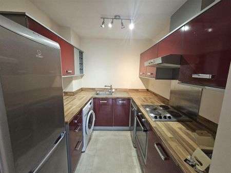 2 bedroom flat to rent - Photo 4