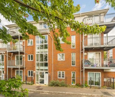 Curtis Field Road, SW16, London - Photo 5