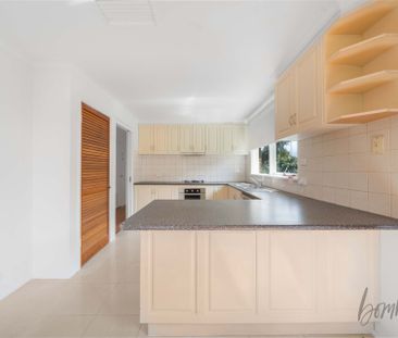 Spacious & Sunlit Living - Photo 2
