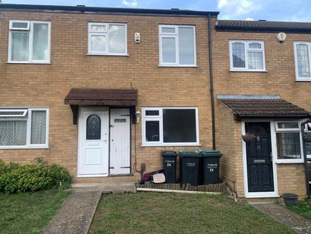 3 bedroom House To Let - Photo 5