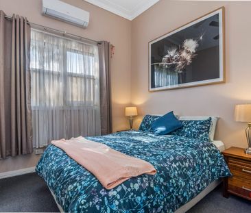 Neat family home! - Photo 2