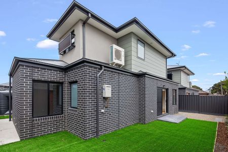 Modern Living - Photo 2