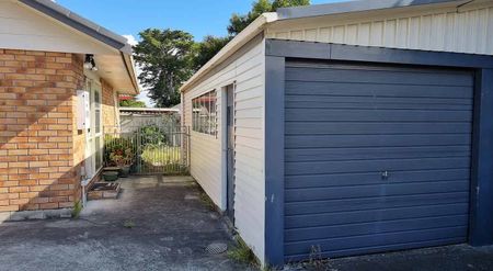 Pakuranga, 2 bedrooms - Photo 2