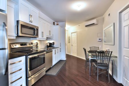 Condo for rent, Montréal (Côte-des-Neiges/Notre-Dame-de-Grâce) - Photo 2