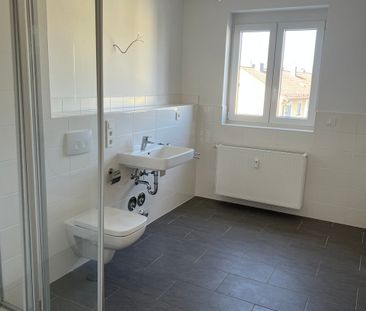 Über den Dächern der Stadt: 4-Zimmer-Maisonette-Wohnung mit Loggia - Photo 2