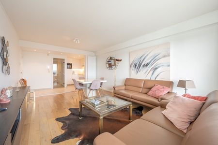 Gemeubeld appartement op de vijfde verdieping gelegen in hartje Zoute op enkele passen van het Albertplein en de zee - Foto 2