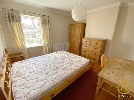 5 bedroom semi-detached house to rent - Photo 5