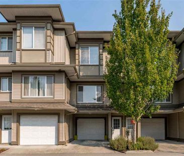 Two Bed Townhouse with Garage and Leisure Facilities in Cloverdale - Photo 3