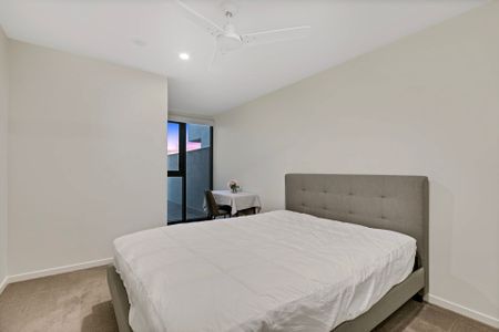 City Living, Just Minutes to the Beach! - Photo 5