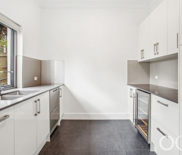 Open the Door to Elegant Living in Mitcham's Leafy Heart - Photo 2