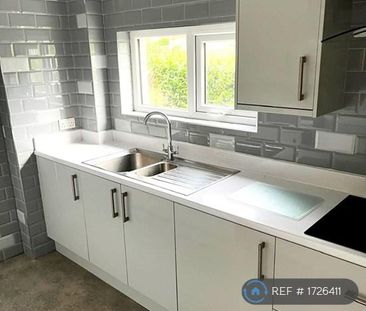 1 bedroom semi-detached house to rent - Photo 5