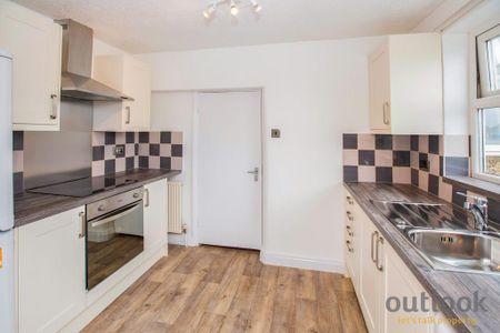 2 bedroom flat to rent - Photo 5