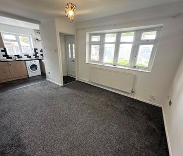 2 bedroom end of terrace house to rent - Photo 3