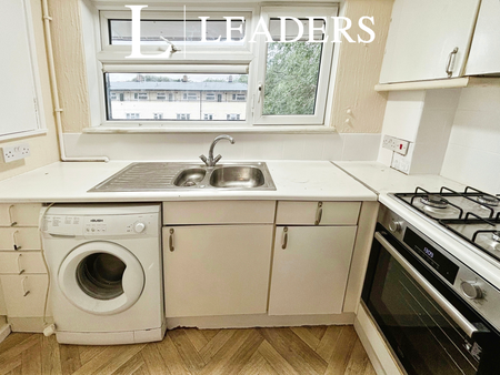 1 bedroom flat to rent The Hides - Photo 2