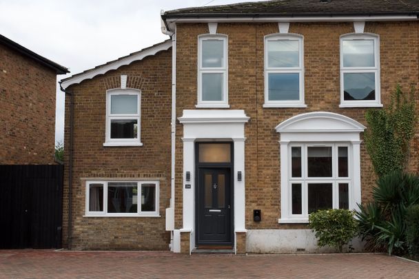 Fabulous Light Spacious & stylish House share - Photo 1