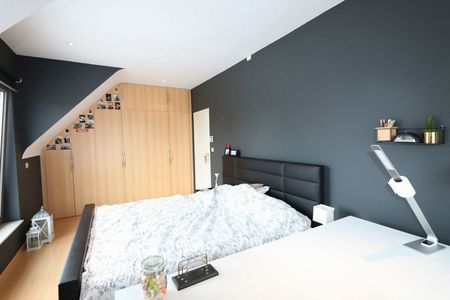 Villa met zwemvijver, grote tuin en dubbele garage te huur! - Photo 5