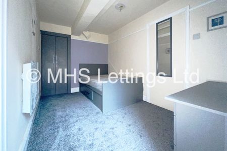 3 Bedroom Ground Floor Flat for rent in Regent Park Terrace - Photo 3