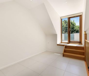 Contemporary Terrace in Alexandria - Photo 2