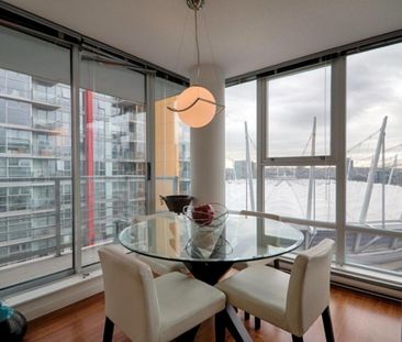 Condo in Downtown Vancouver, BC - Photo 5
