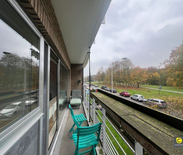 Mooi, ruim 2 slpk- appartement met 2 terrassen en garagebox, - Photo 1