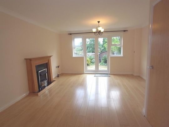 3 bedroom end of terrace house to rent - Photo 1