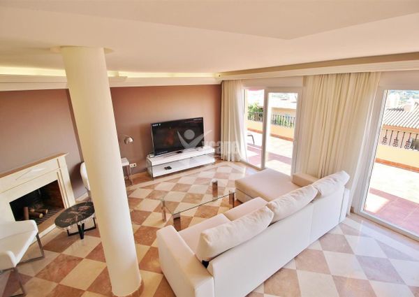 Luxury 2 bedrooms Penthouse Duplex for rent in Nueva Andalucia