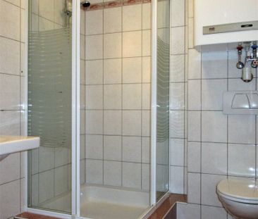 Ruhige Stadtwohnung mit Balkon und schönem abgetrennten Garten - Photo 1