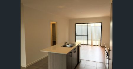 LOCK AND LEAVE APARTMENT - Photo 4